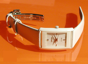 高档纯白陶瓷手表